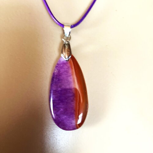 Pendentif pierre en agate orange/violet sur collier cordon violet ou noir 45/50 cm bijou femme