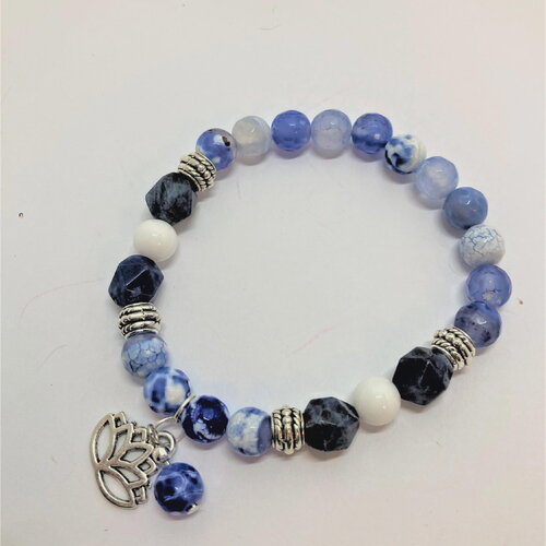 Agate bleue, blanc, bracelet tendance de 16 à 19 cm perles de 8mm avec breloques bijou femme