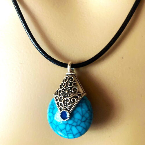 Pendentif turquoise sur collier cordon coton ciré noir 45/50 cm bijou femme