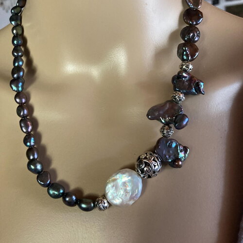 Perles de culture baroque noires et késhis blancs et noirs collier 51 cm bijou femme