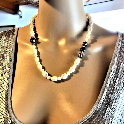 Perles de culture d'eau douce noires et blanches collier 52 cm bijou femme