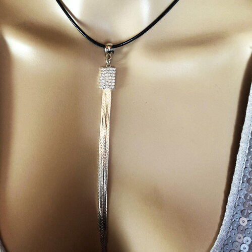Pendentif élégant sur collier cordon en coton ciré noir 45/50 cm bijou femme