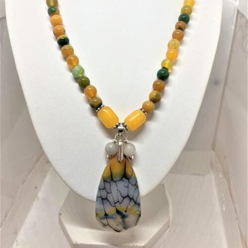 Collier agate et pendentif en agate veinée 50 cm bijou femme
