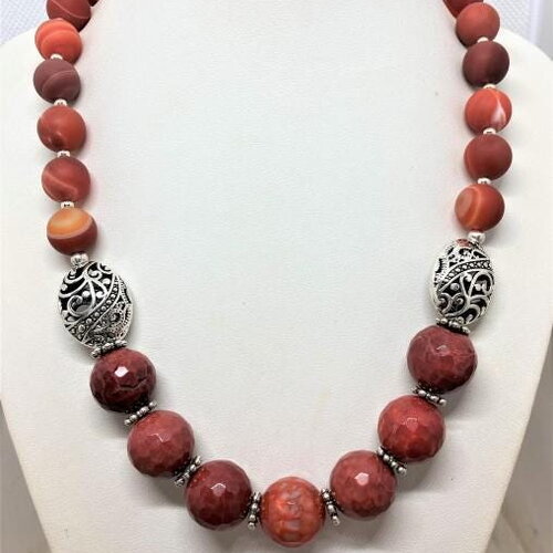 Collier agate veinée facettée orange 16 mm 48 cm, agate orange mat de 12 mm bijou femme.