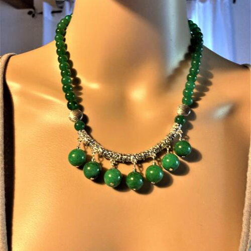 Collier jade 47 cm 7 pendants perles jade de 12mm à la base bijou femme