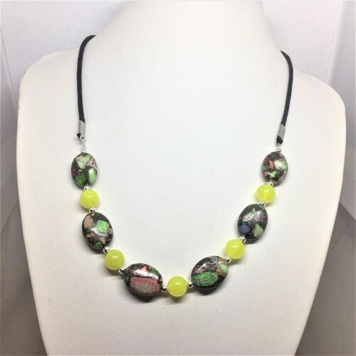 Collier jaspe et péridot 47 cm pierre véritable  finition cordonnet coton ciré noir bijou femme.