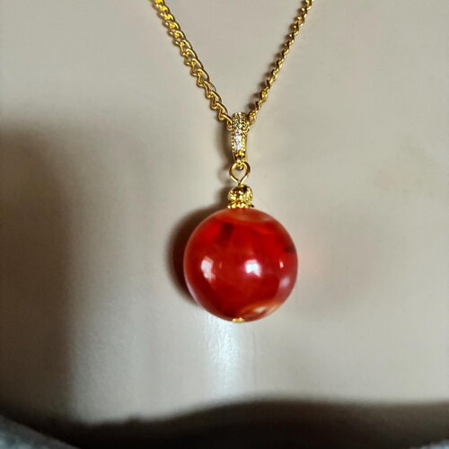 Pendentif ambre orange marbré perle ronde de 20 mm collier 50 cm chaîne dorée acier inoxydable bijou femme homme