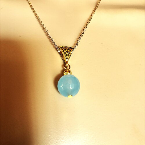 Pendentif aigue marine perle à facettes de 12mm sur collier chaîne dorée acier inoxydable 45/50 cm bijou femme