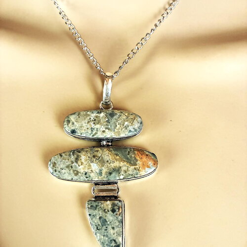 Pendentif unakite sur collier chaîne acier inoxydable argentée 45 cm bijou femme