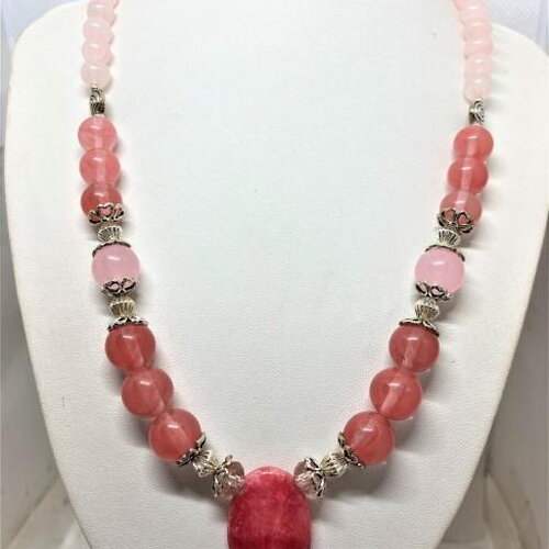 Quartz rose, tourmaline collier 52 cm avec 1 grosse pierre plate à la base bijou femme