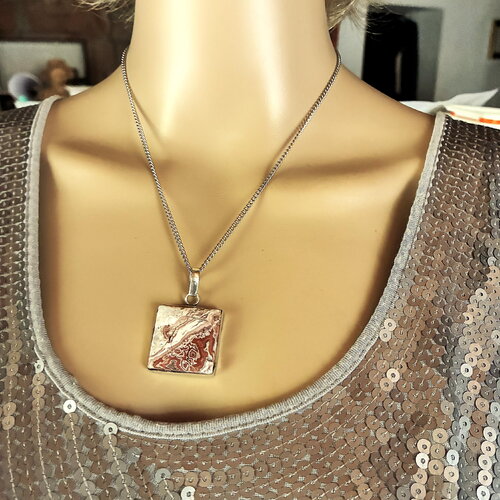Pendentif jaspe sur collier chaîne acier inoxydable argentée 45 cm bijou femme