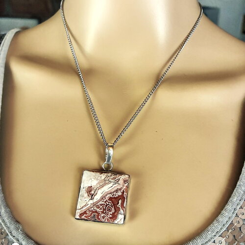 Pendentif jaspe sur collier chaîne acier inoxydable argentée 45 cm bijou femme
