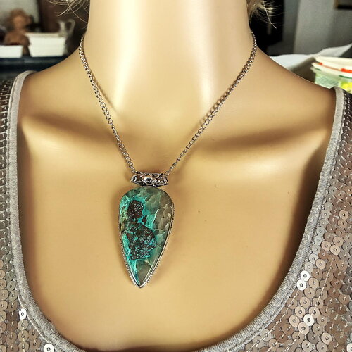 Pendentif jaspe sur collier chaîne acier inoxydable argentée 45 cm bijou femme