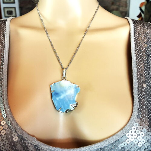 Pendentif argent opale bleue brut sur collier chaîne acier inoxydable argentée 50 cm bijou femme