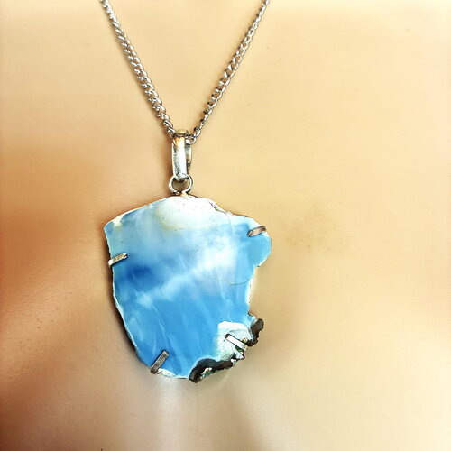 Pendentif argent opale bleue brut sur collier chaîne acier inoxydable argentée 50 cm bijou femme