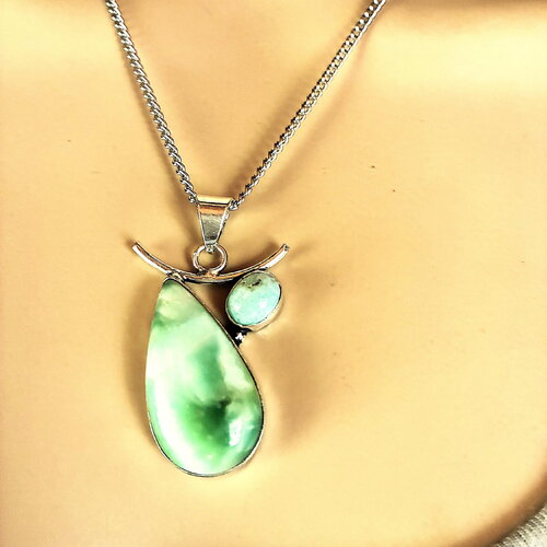 Pendentif en larimar sur collier chaîne acier inoxydable argentée 45 cm bijou femme