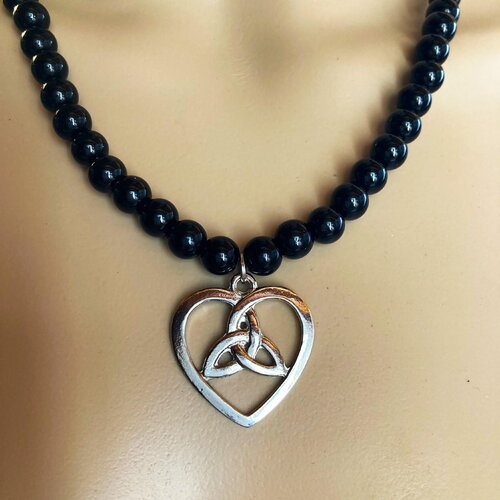 Onyx noir collier 50 cm pendentif noeud celtique coeur argenté bijou homme femme.