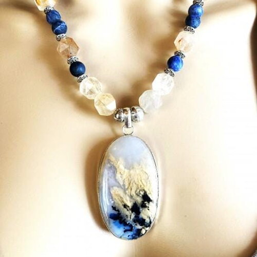 Agate bleue et agate beige superbe pendentif agate collier 50 cm bijou femme