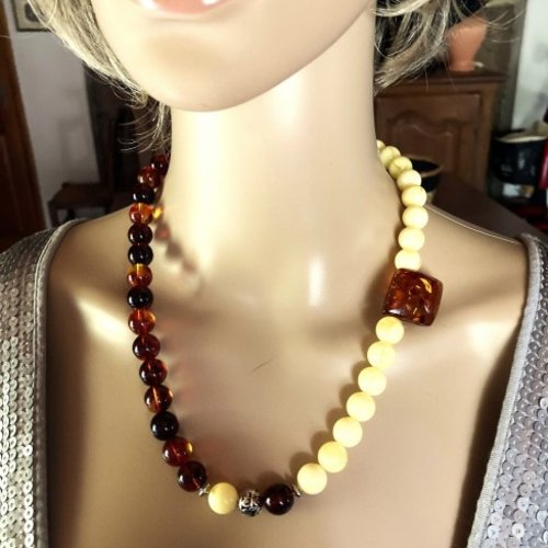 Collier ambre cognac et ambre jaune très clair collier 53 cm perles de 12mm bijou femme
