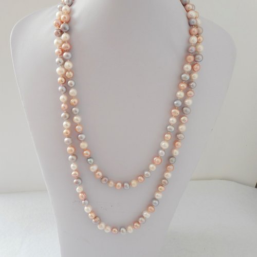 Collier long 120 cm perle eau douce ronde couleur pastel avec nœuds entre chaque perle