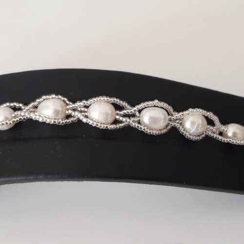 Bracelet perle de culture d´eau douce blanche et perles de rocailles