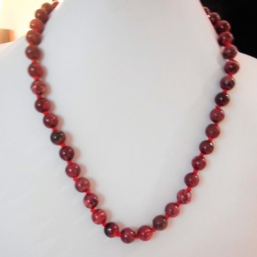 Collier rhodonite  46 cm avec noeud entre chaque perle