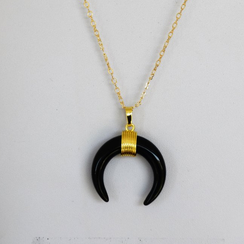 Collier lune chaîne plaqué or et lune agate noire de 3.5 cm