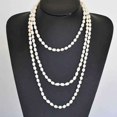 Collier perle de culture eau douce  blanche avec nœuds entre chaque perle