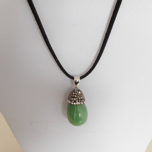 Collier pendentif jade vert