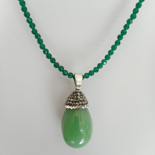 Collier pendentif jade vert