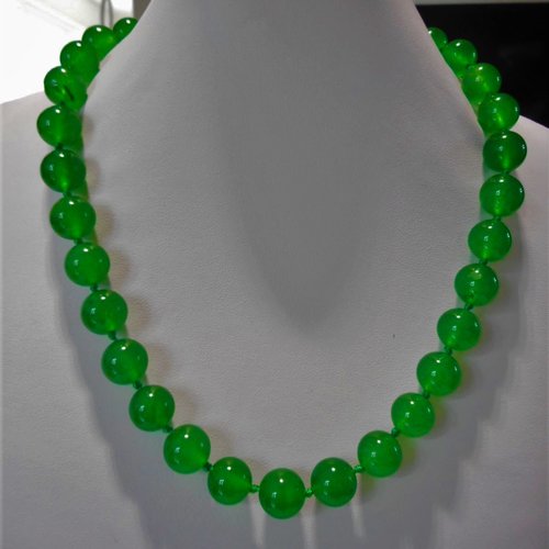 Collier jade véritable vert  46 cm perle de jade de 12 mm