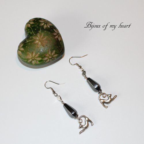 Boucle d'oreille hématite./chat