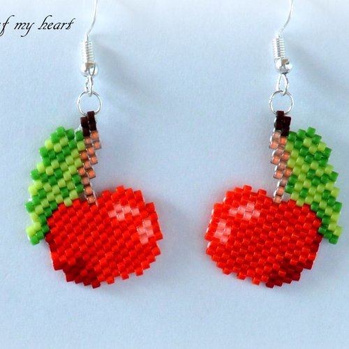 Boucle d'oreille en forme de cerise
