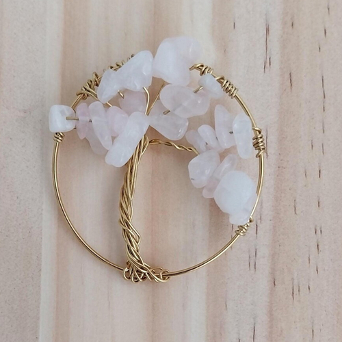Pendentif arbre de vie en quartz rose naturel. bijou artisanal.