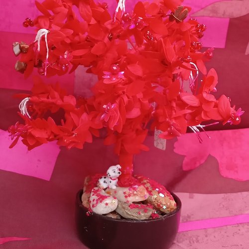 Arbre rouge de bonheur