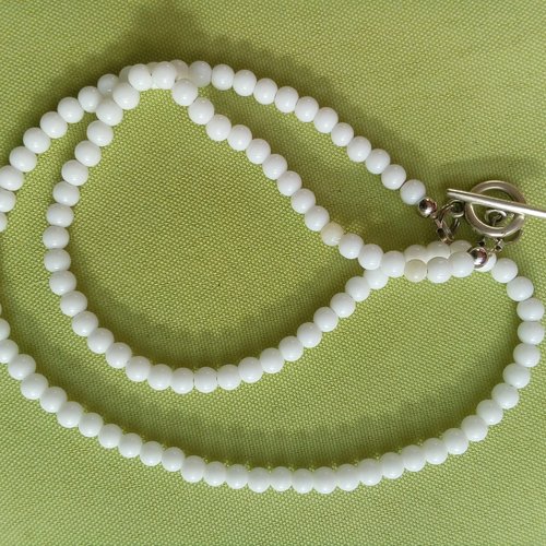 Collier, agate blanche, 4mm