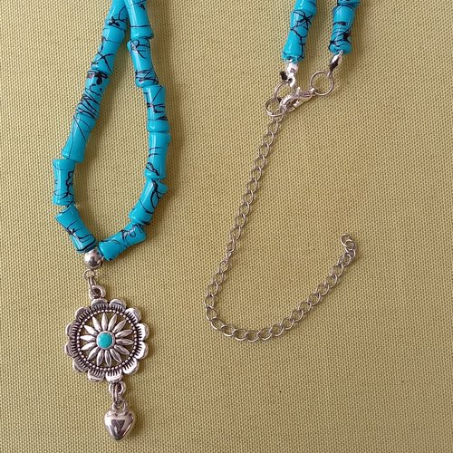 Collier acrylique
