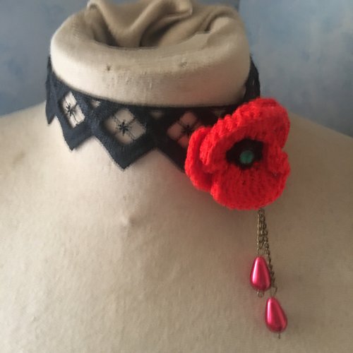 Collier ras du cou dentelle noir victorien coquelicot
