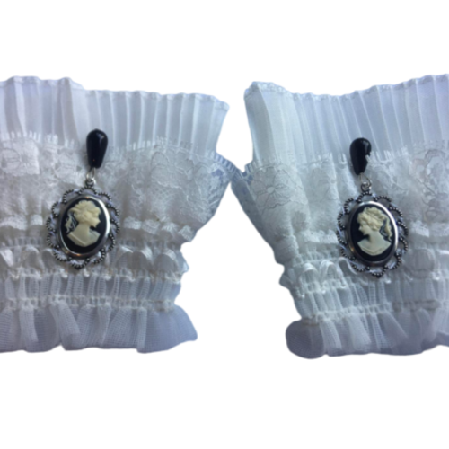 Bracelets manchettes , rallonges manche, dentelle camée victorien marie antoinette