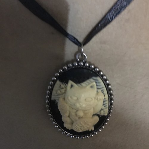 Pendentif camée chat maneiki neiko