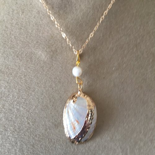 Pendentif coquillage et perle d eau douce
