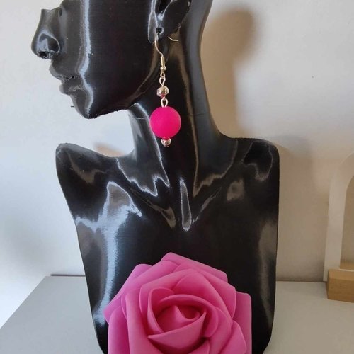Boucles d'oreilles boule, rose fushia