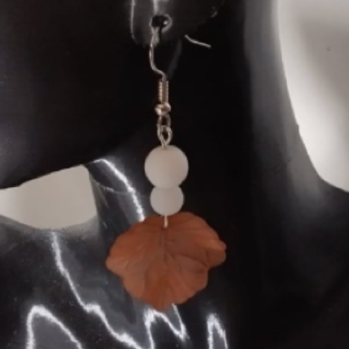 Boucles d'oreilles feuille, perles