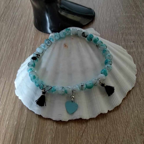 Bracelet coeur, perles en verre et pompon