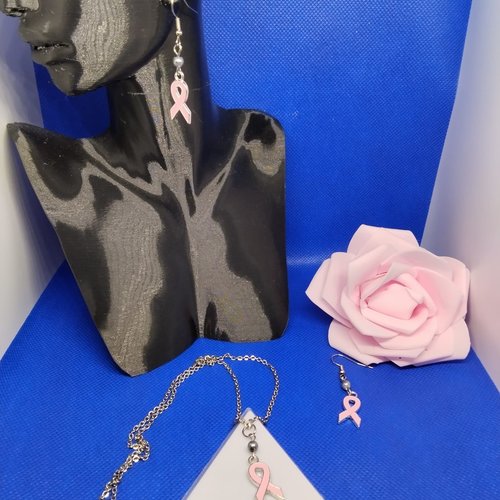 Parure, collier, boucles d'oreilles, octobre rose