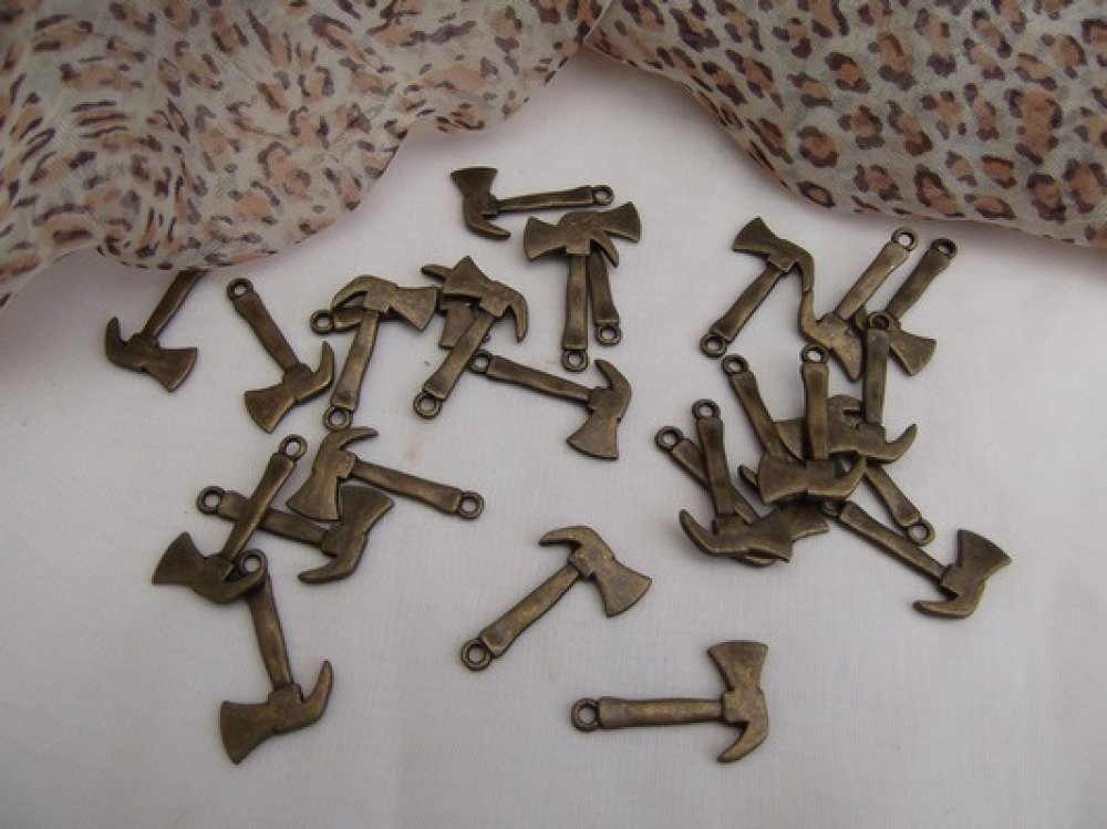 Lot de 5 breloques hachette outils bûcheron bronze 29x15mm - Un grand marché