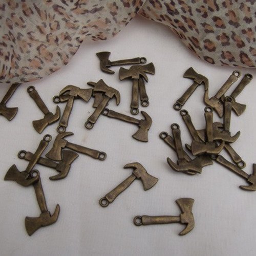 Lot de 5 breloques hachette outils bûcheron bronze 29x15mm