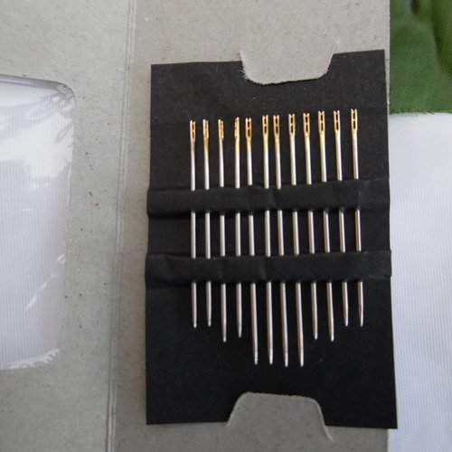 Lot de 12 aiguilles à coudre spécial aveugle de 3 tailles acier argenté doré