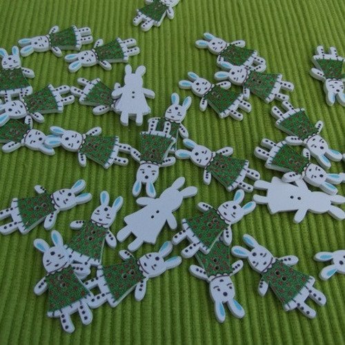 Lot de 6 boutons en bois lapin avec robe vert et blanc 36x19x2.3mm