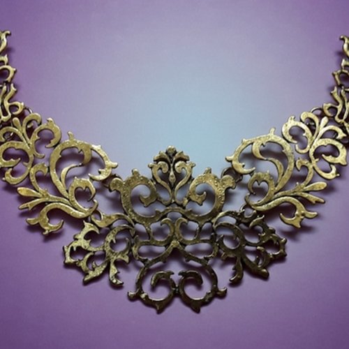Collier plastron articulé doré noir vieilli de 13x6cm